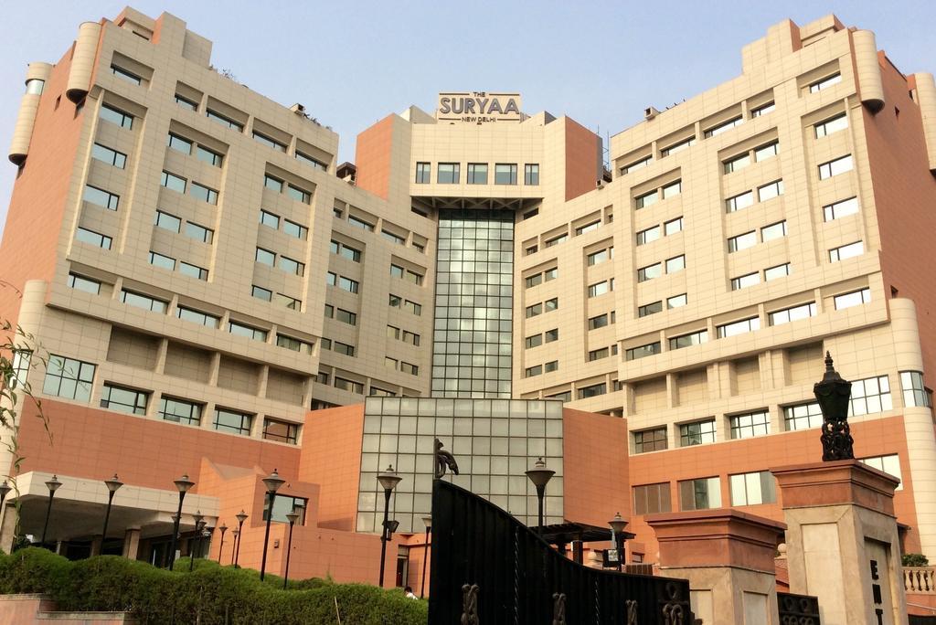 The Suryaa New Delhi Hotel Bagian luar foto